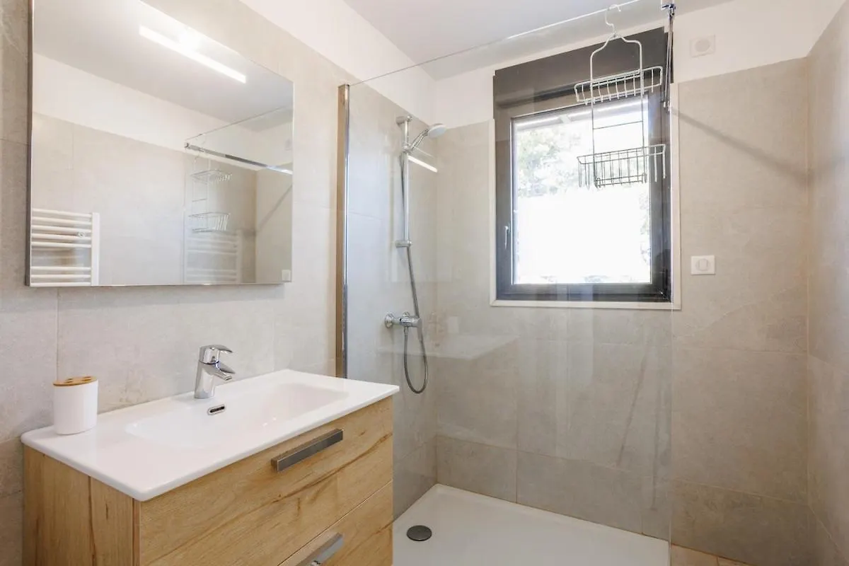 Vue Mer Epoustouflante Plage Village A Pied Hyeres Apartment